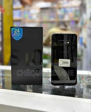 Nouveau Samsung Galaxy S10e 128 GB Noir