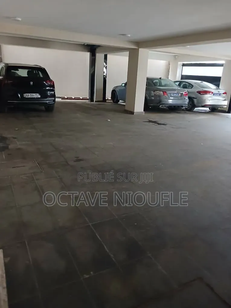 2chbre Appartement dans , Cocody à Louer