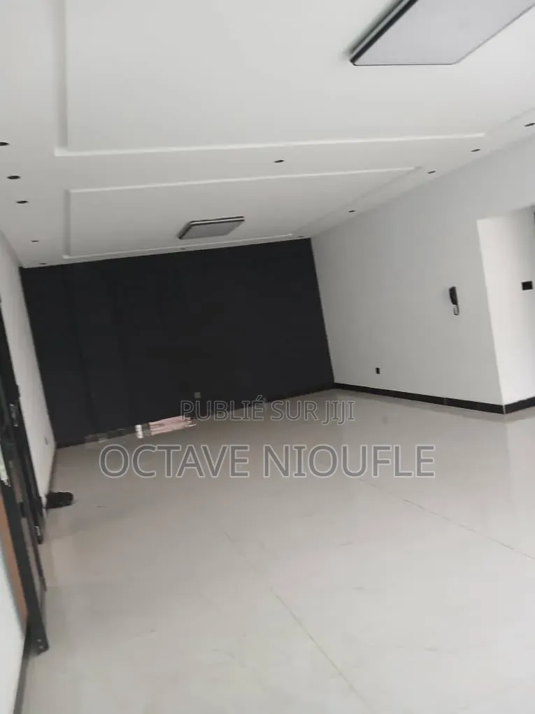 2chbre Appartement dans , Cocody à Louer