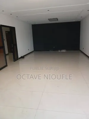 2chbre Appartement dans , Cocody à Louer