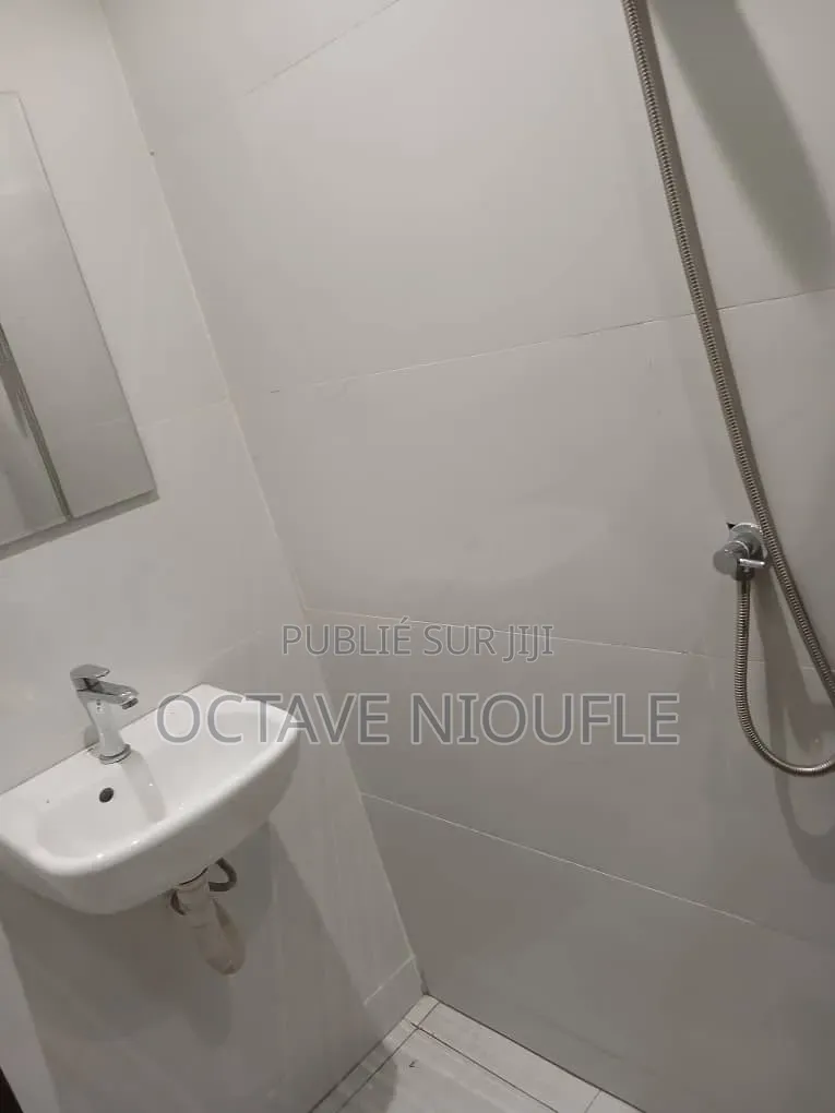 2chbre Appartement dans , Cocody à Louer
