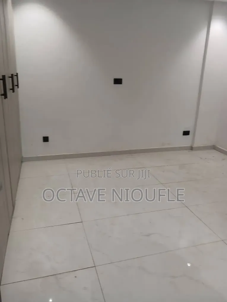 2chbre Appartement dans , Cocody à Louer