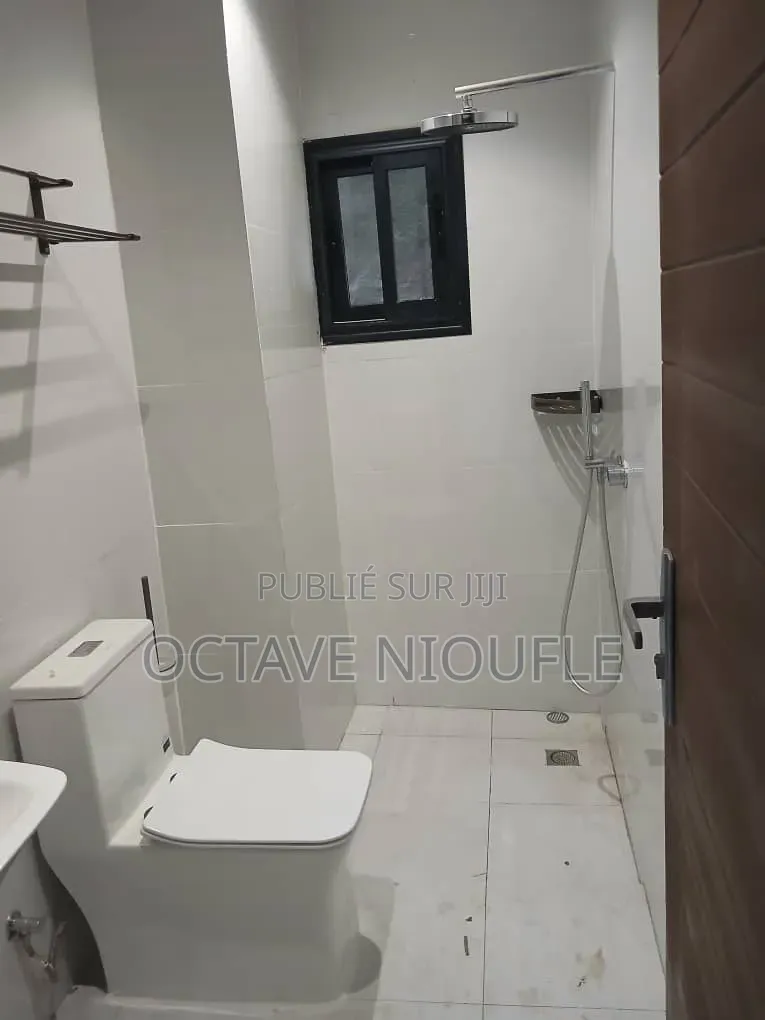 2chbre Appartement dans , Cocody à Louer