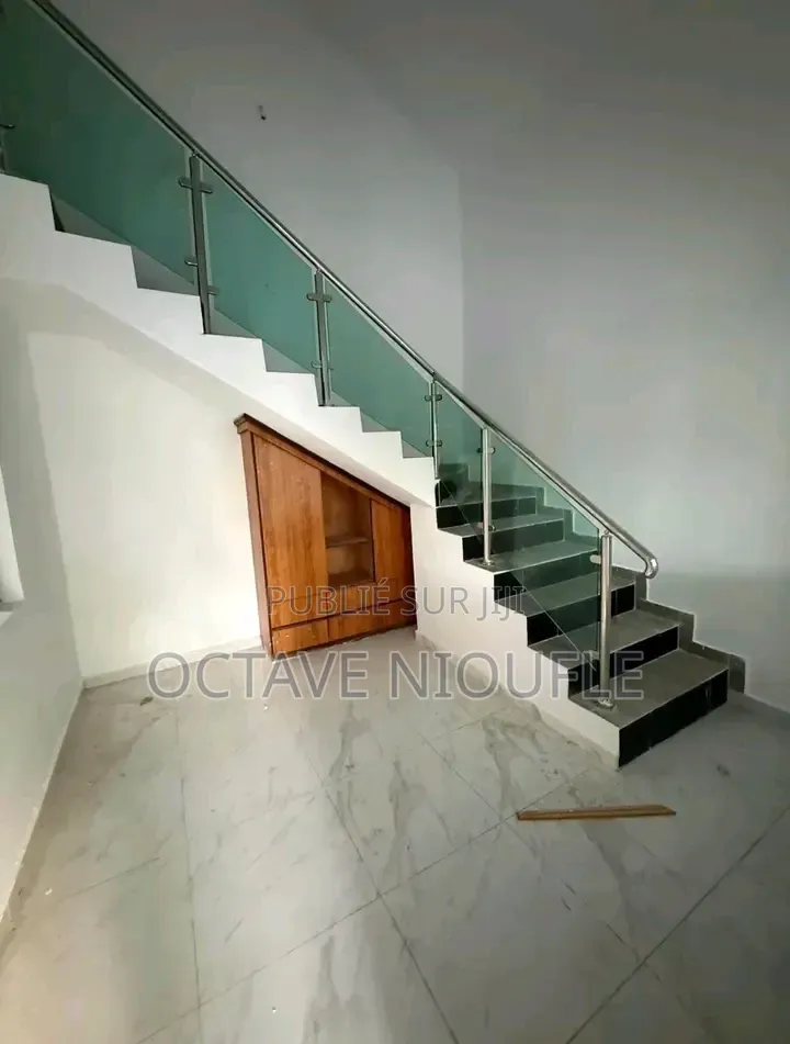 7chbre Duplex dans , Cocody à Louer