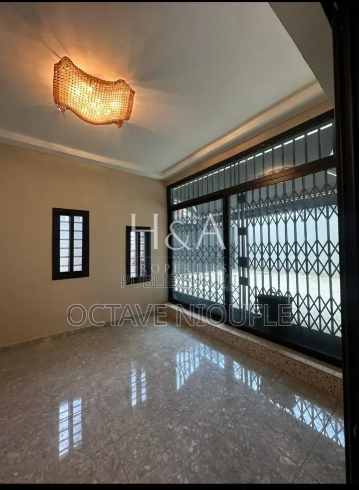 5chbre Duplex dans , Cocody à Louer