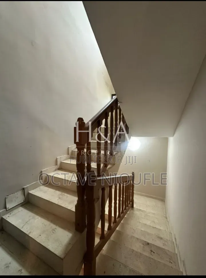 5chbre Duplex dans , Cocody à Louer