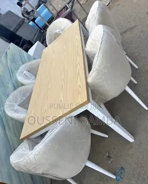 Table À Manger