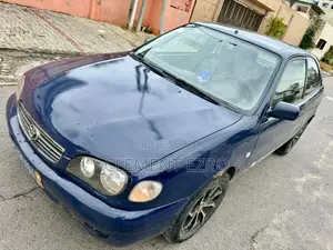 Toyota Corolla Liftback 2002 Bleu