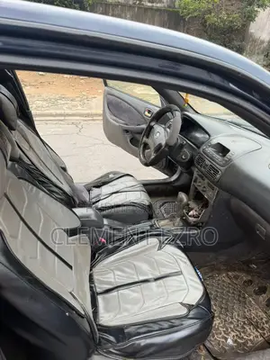 Toyota Corolla Liftback 2002 Bleu