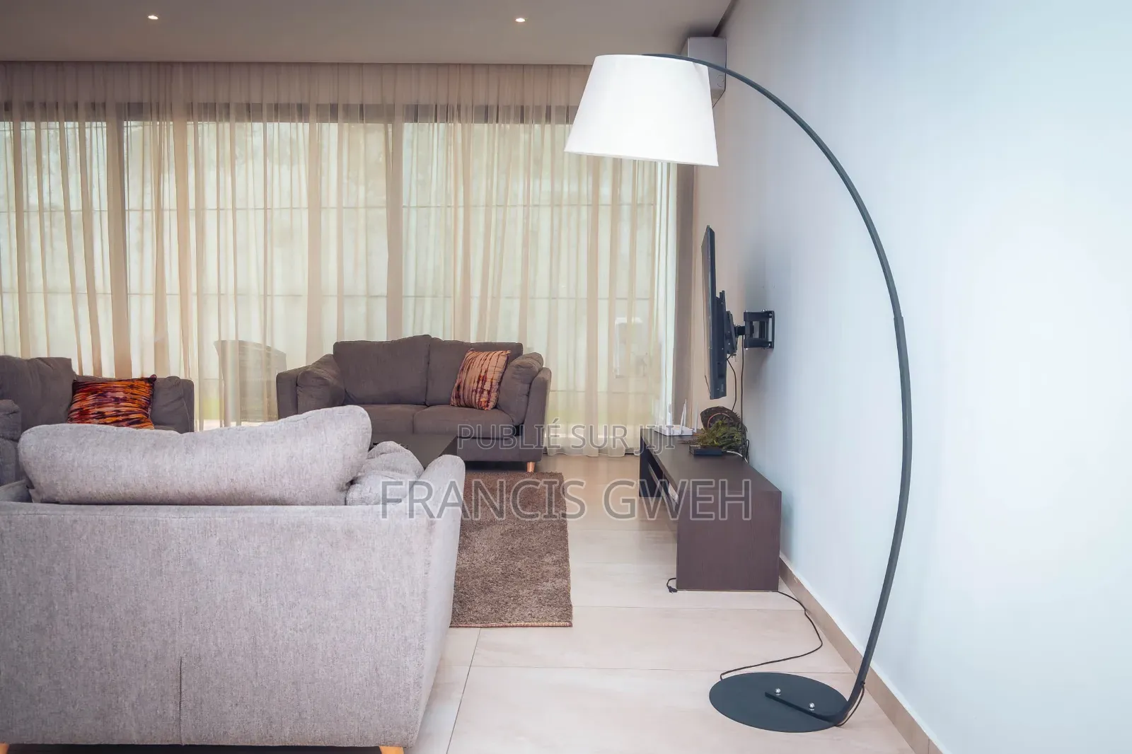 Meublé 3chbre Appartement dans Francis Gweh, Cocody à Louer