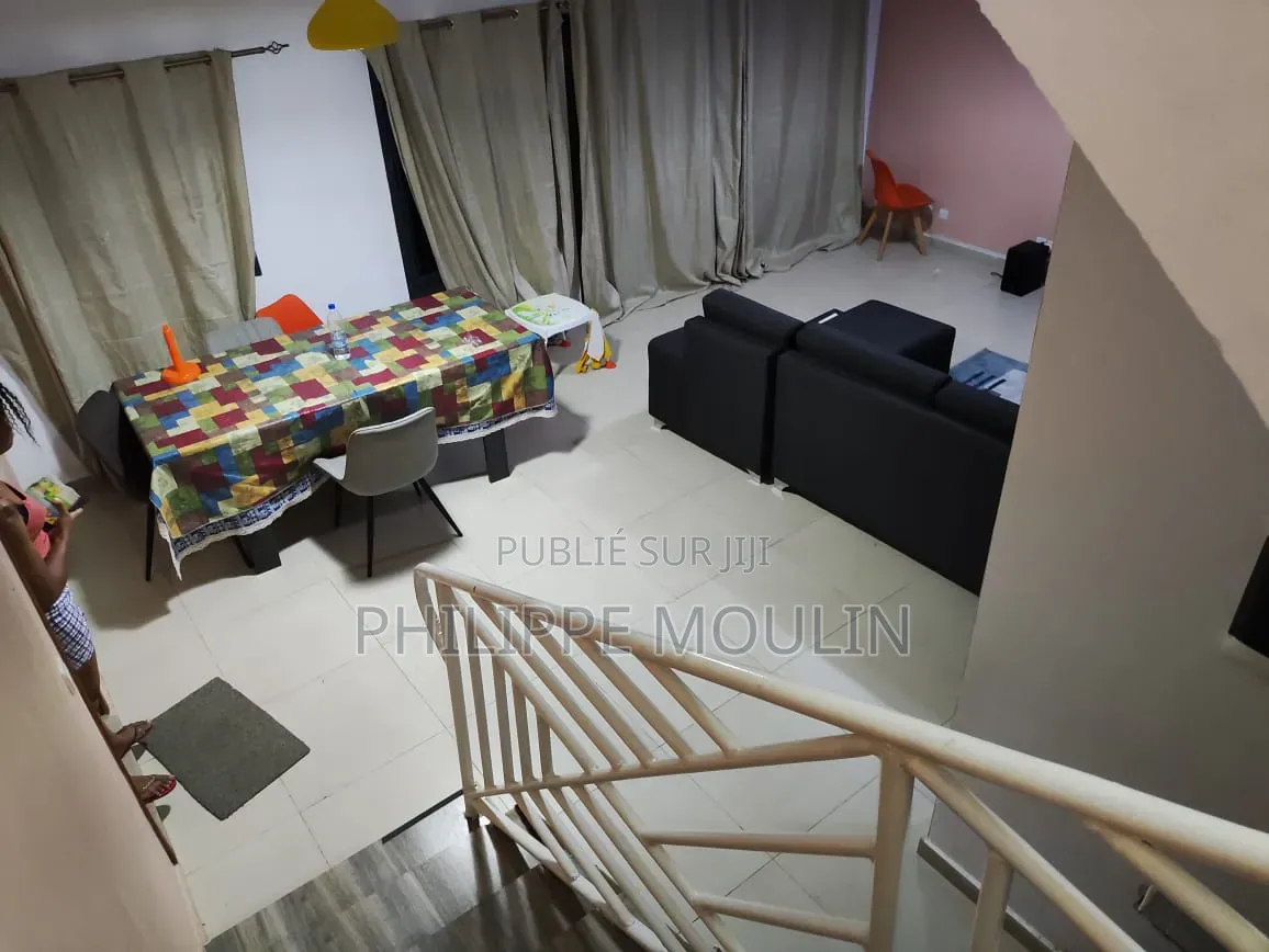 Meublé 4chbre Duplex dans Bingerville à Vendre