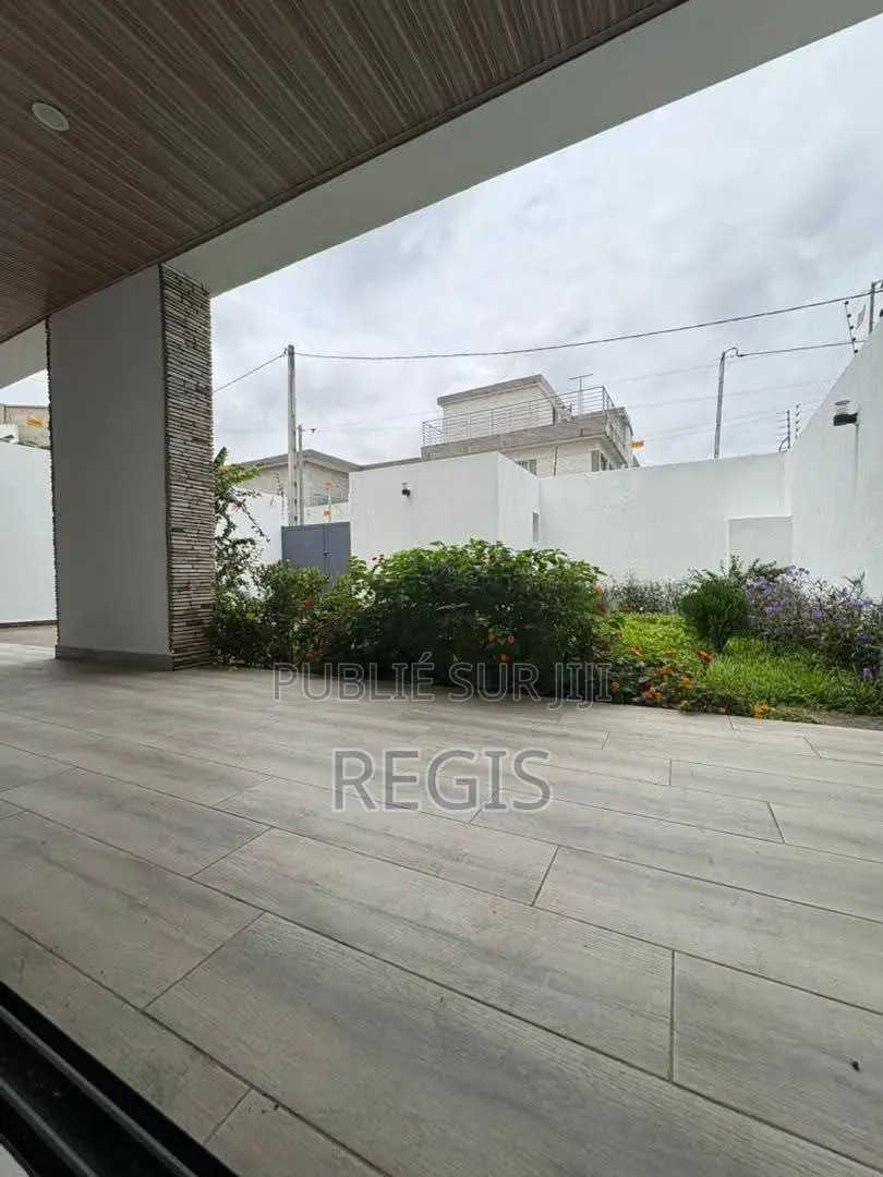 5chbre Duplex dans Klayservices_Loue, Cocody à Louer