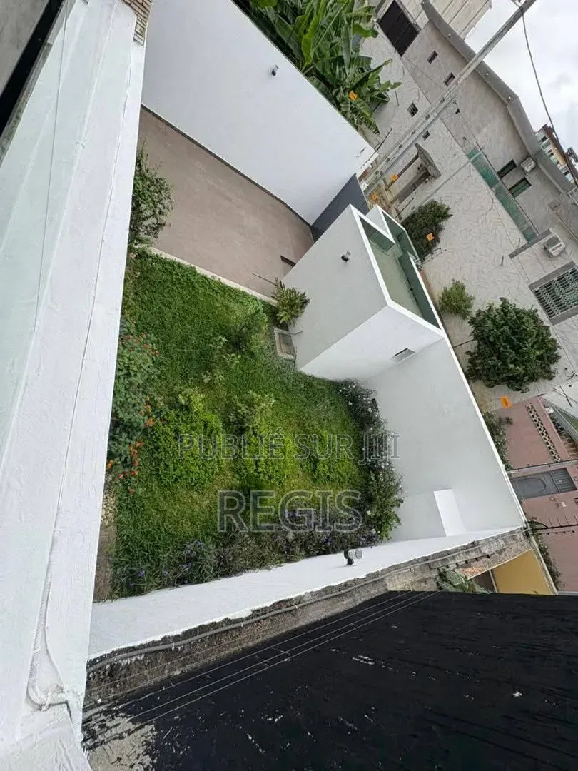 5chbre Duplex dans Klayservices_Loue, Cocody à Louer