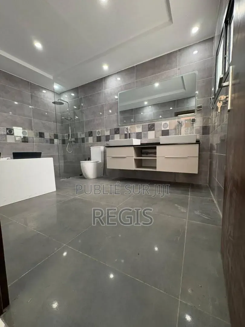 5chbre Duplex dans Klayservices_Loue, Cocody à Louer