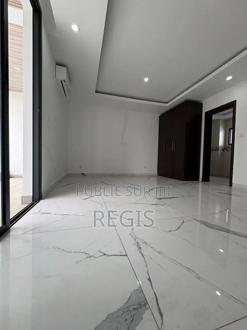 5chbre Duplex dans Klayservices_Loue, Cocody à Louer