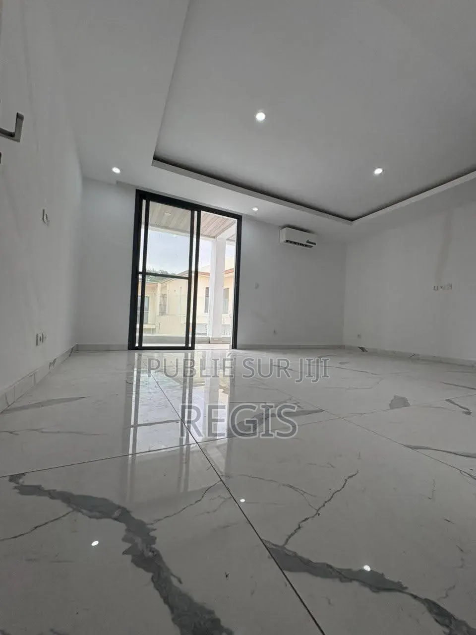 5chbre Duplex dans Klayservices_Loue, Cocody à Louer