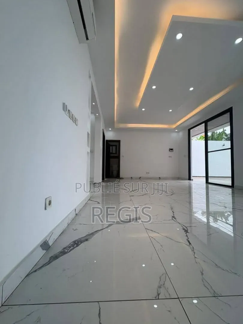 5chbre Duplex dans Klayservices_Loue, Cocody à Louer