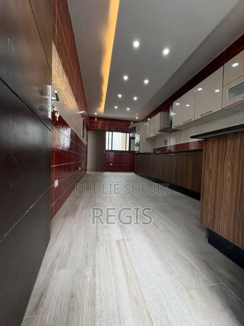 5chbre Duplex dans Klayservices_Loue, Cocody à Louer