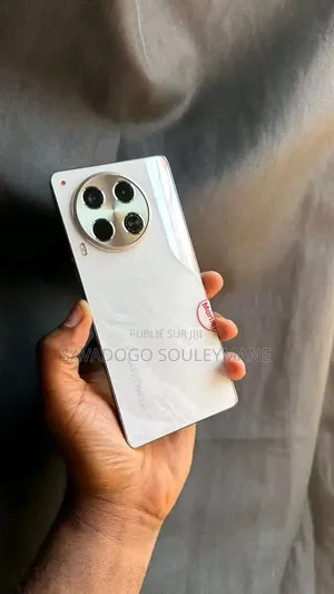 Nouveau Tecno Camon 30 256 GB Doré