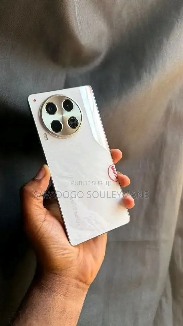 Nouveau Tecno Camon 30 256 GB Doré