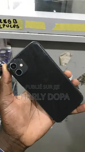 Apple iPhone 11 64 GB Noir