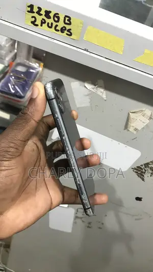 Apple iPhone 11 64 GB Noir