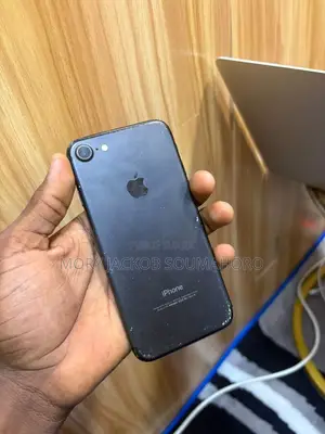 Apple iPhone 7 32 GB Noir