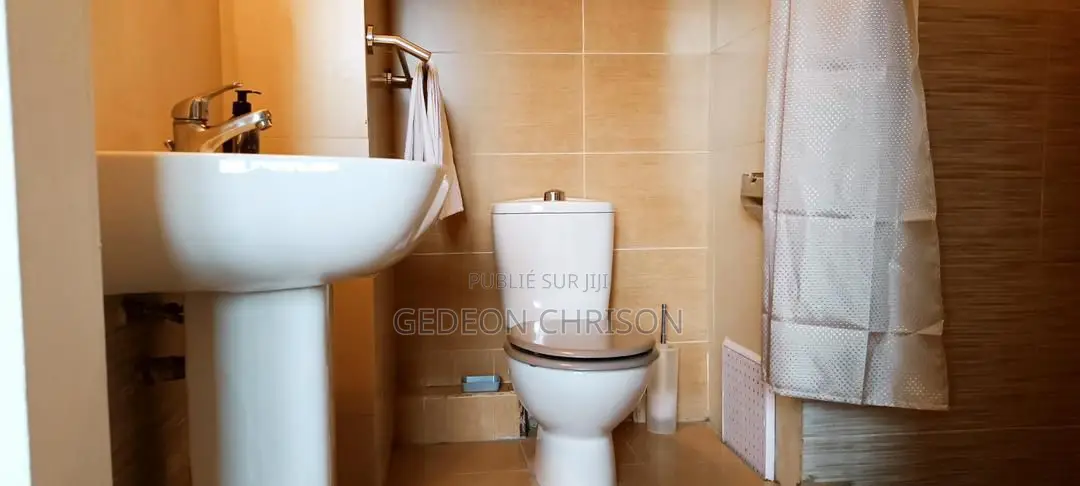 3chbre Appartement dans Cocody à Louer