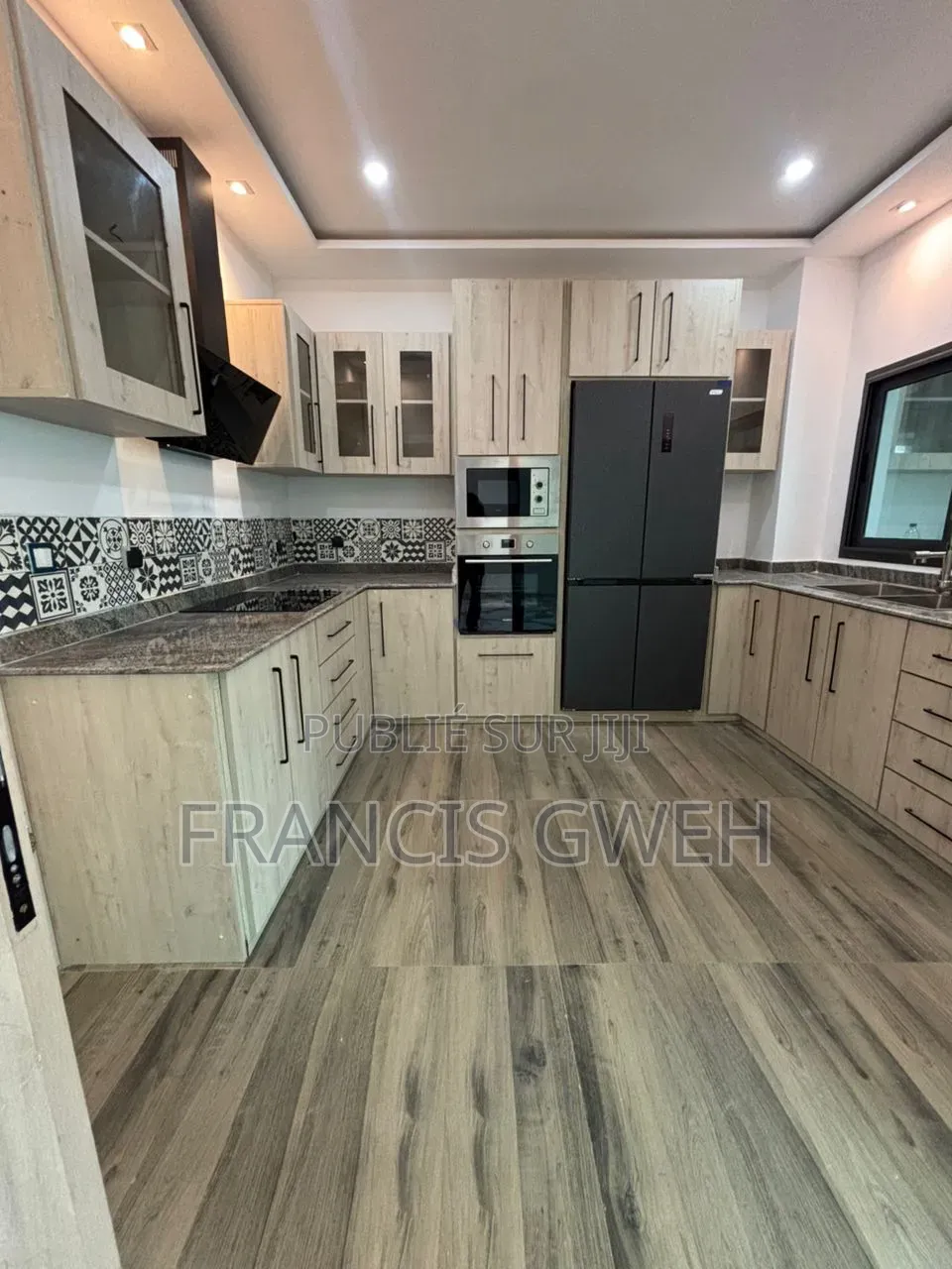 5chbre Duplex dans Francis Gweh, Cocody à Louer