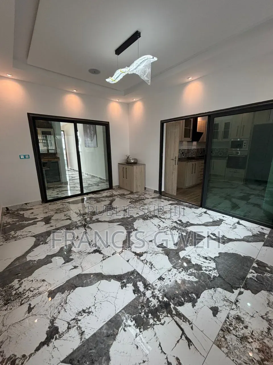 5chbre Duplex dans Francis Gweh, Cocody à Louer