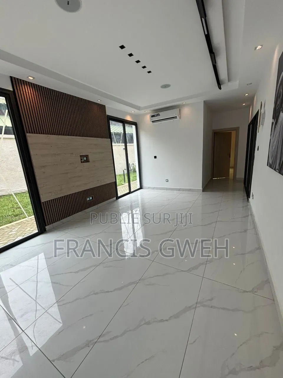 5chbre Duplex dans Francis Gweh, Cocody à Louer