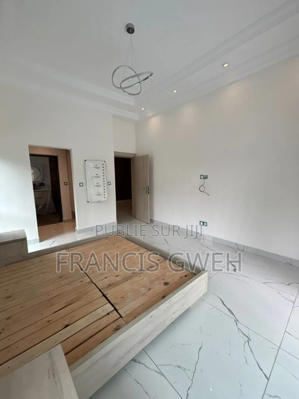 5chbre Duplex dans Francis Gweh, Cocody à Louer