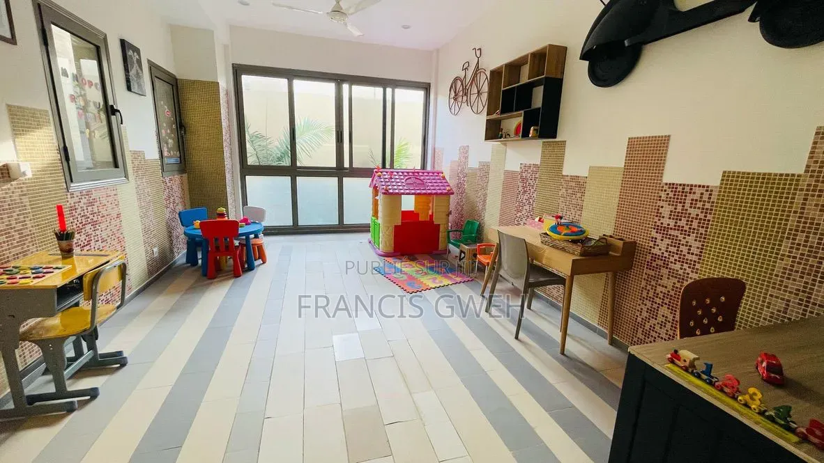 3chbre Appartement dans Francis Gweh, Cocody à Louer