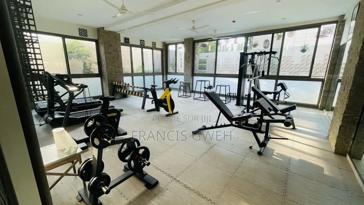 3chbre Appartement dans Francis Gweh, Cocody à Louer