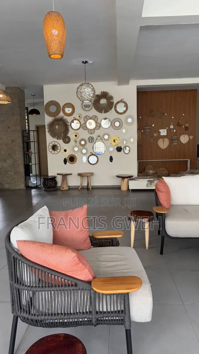 3chbre Appartement dans Francis Gweh, Cocody à Louer