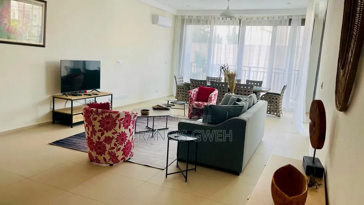 3chbre Appartement dans Francis Gweh, Cocody à Louer