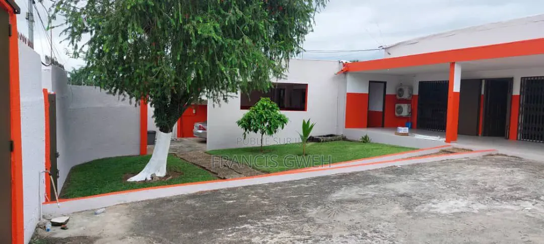 17chbre Villa dans Francis Gweh, Cocody à Louer