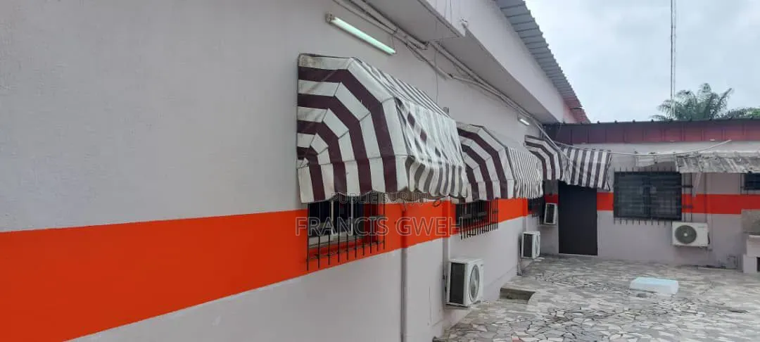 17chbre Villa dans Francis Gweh, Cocody à Louer