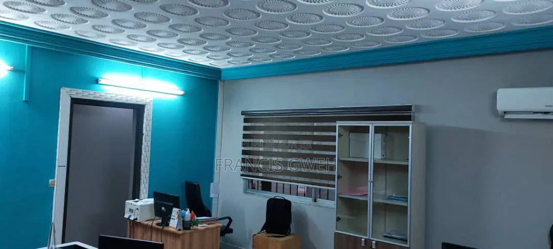17chbre Villa dans Francis Gweh, Cocody à Louer