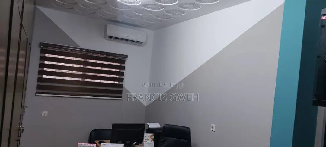 17chbre Villa dans Francis Gweh, Cocody à Louer