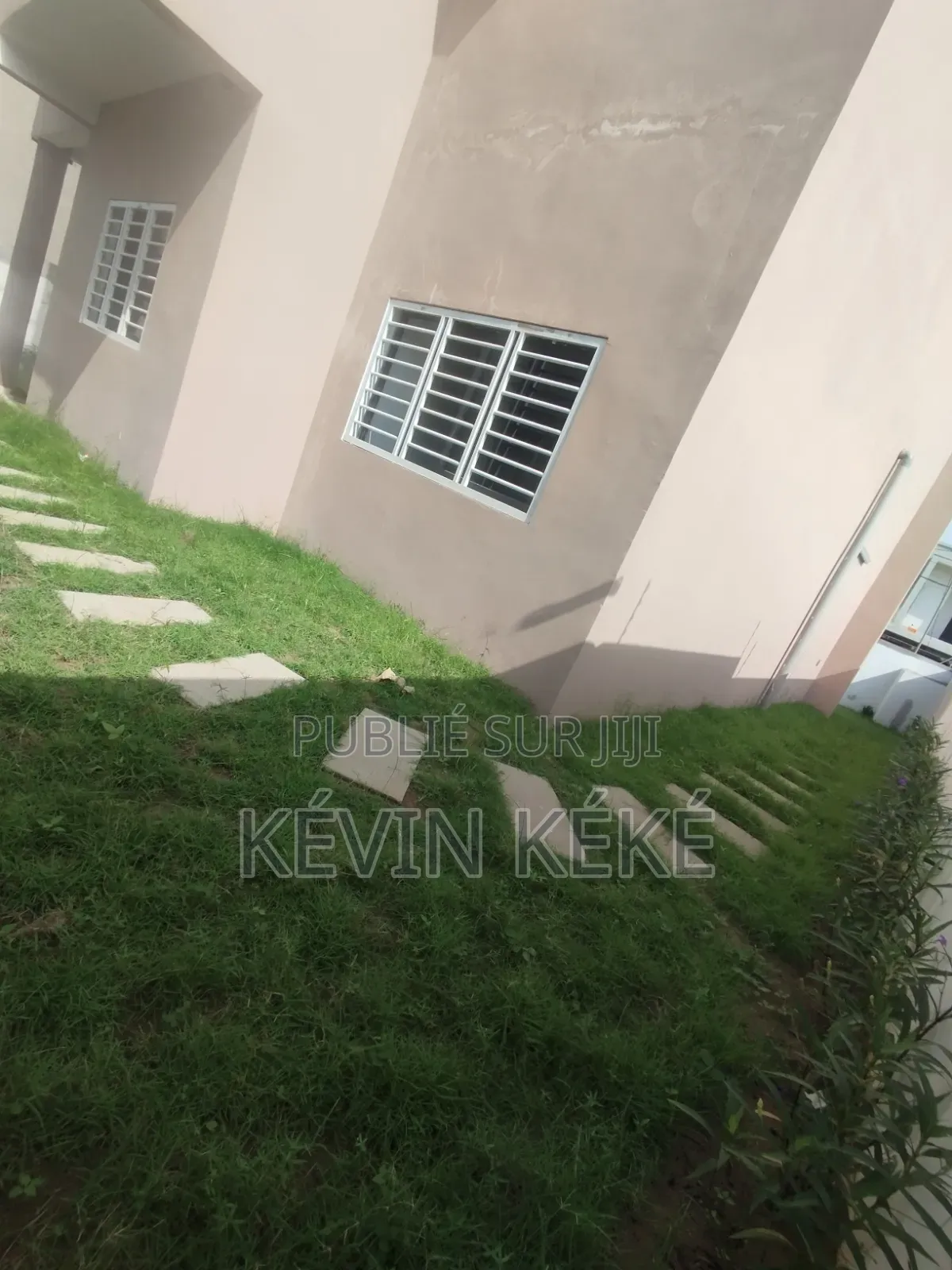 4chbre Duplex dans Grâces Immobilier, Bingerville à Louer