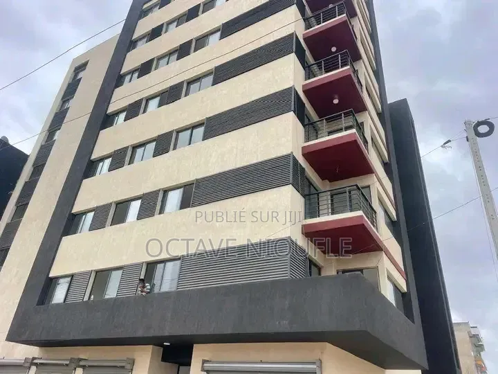 2chbre Appartement dans , Cocody à Vendre