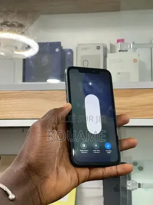 Nouveau Apple iPhone 11 64 GB Noir
