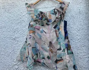 Robe en Voile Fluide Motif Abstrait