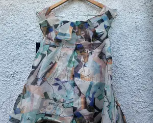 Robe en Voile Fluide Motif Abstrait