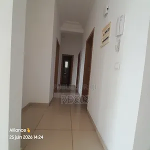 3chbre Appartement dans Klay'Service, Cocody à Louer