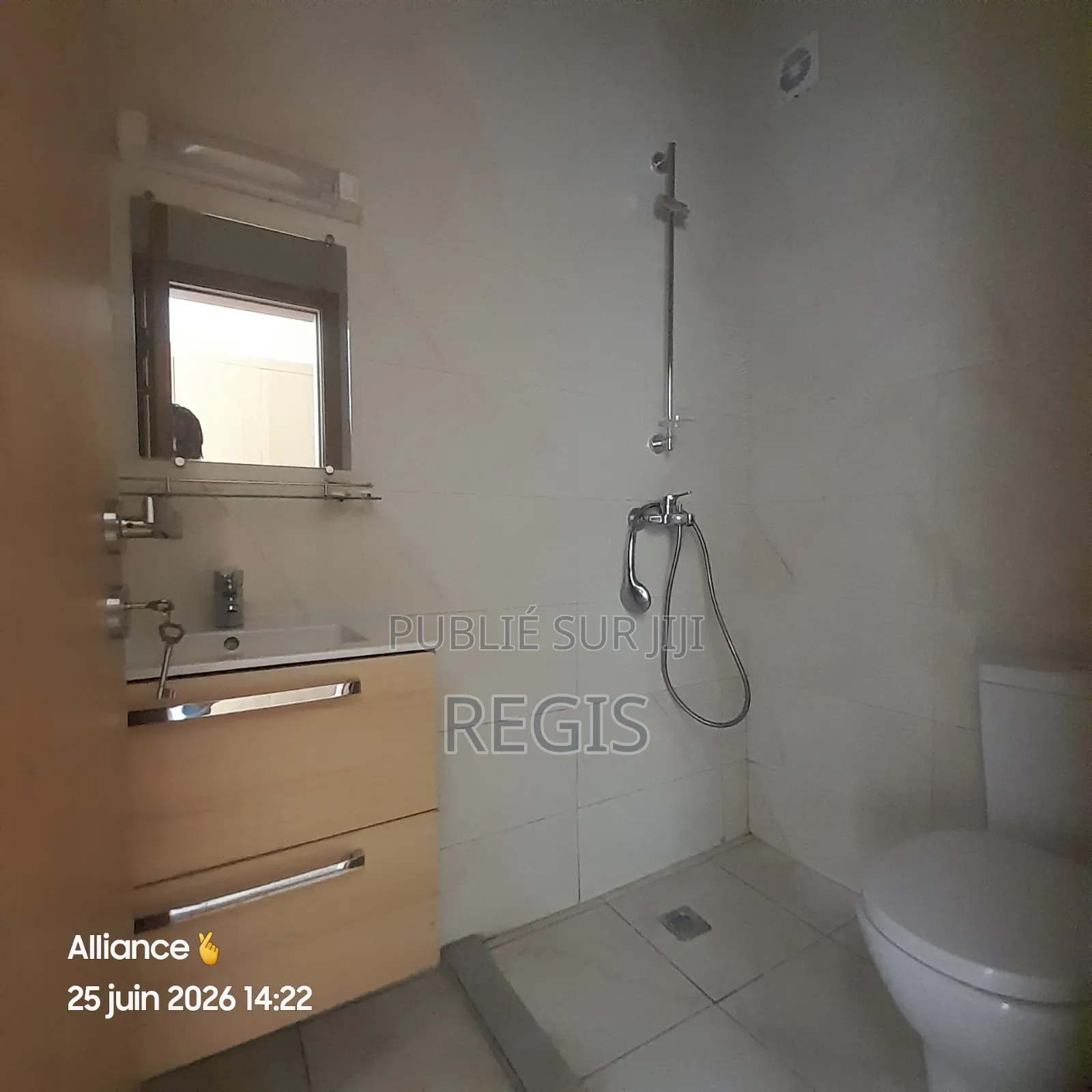 3chbre Appartement dans Klay'Service, Cocody à Louer