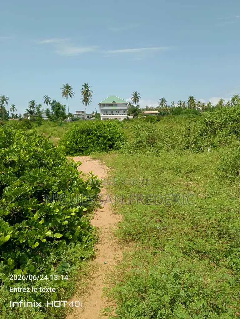 Mondoukou 2 Hectares Avec Acd en Vente