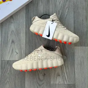 Paires De Chaussures Nike