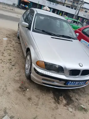BMW 318i 2000 Gris
